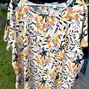 Target brand Ava and Viv floral shirt